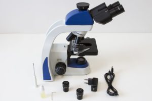 Microscópio Biológico Trinocular LM2120TL